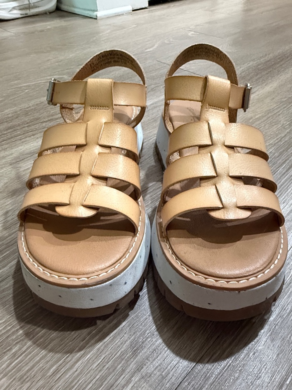 Universal Thread Platform Sandals - Picture 3 of 8